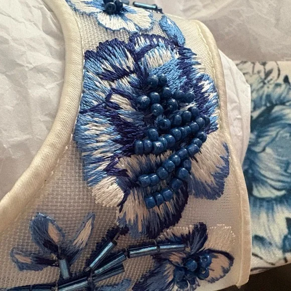 Betsey Johnson Blue Floral Women's Shoes New in original packaging - Picture 14 of 16